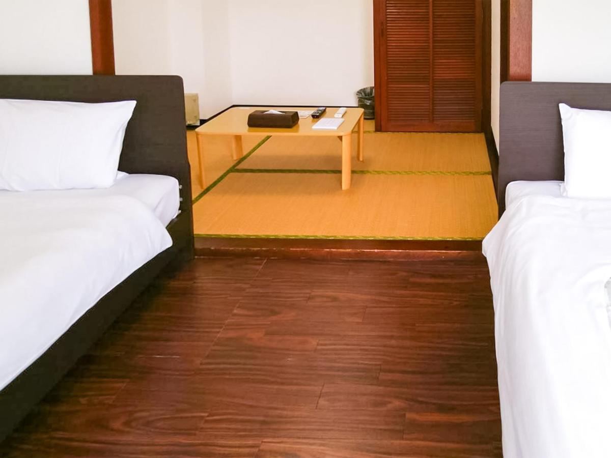 Sunset Hills Inn Naha Bagian luar foto