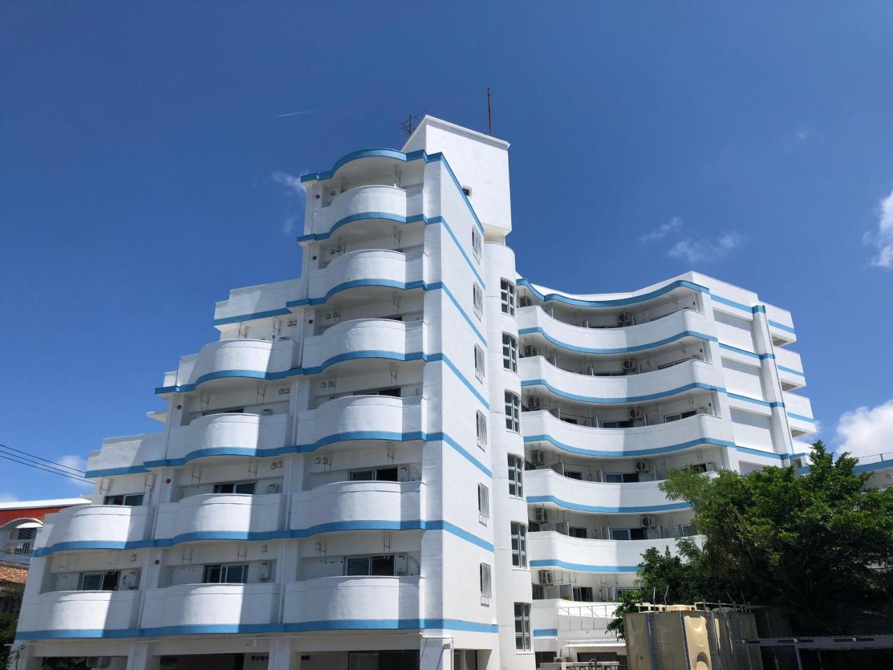 Sunset Hills Inn Naha Bagian luar foto